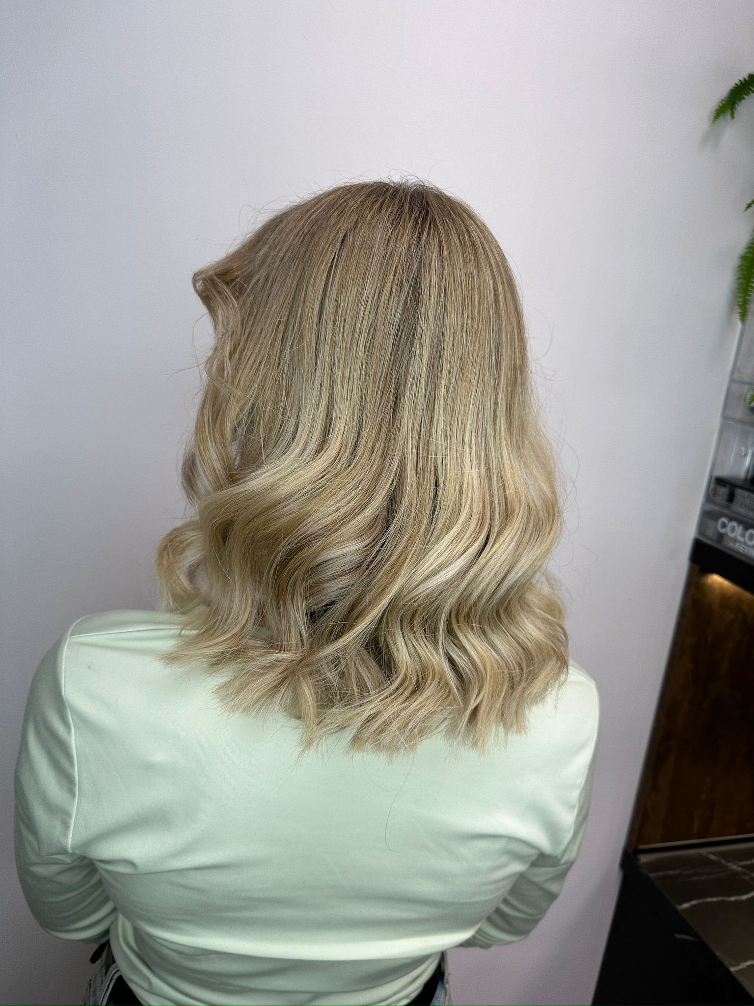 Włosy falowane blond